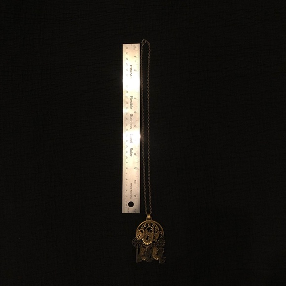 Large Vintage Keys Pendant Necklace - Picture 7 of 8